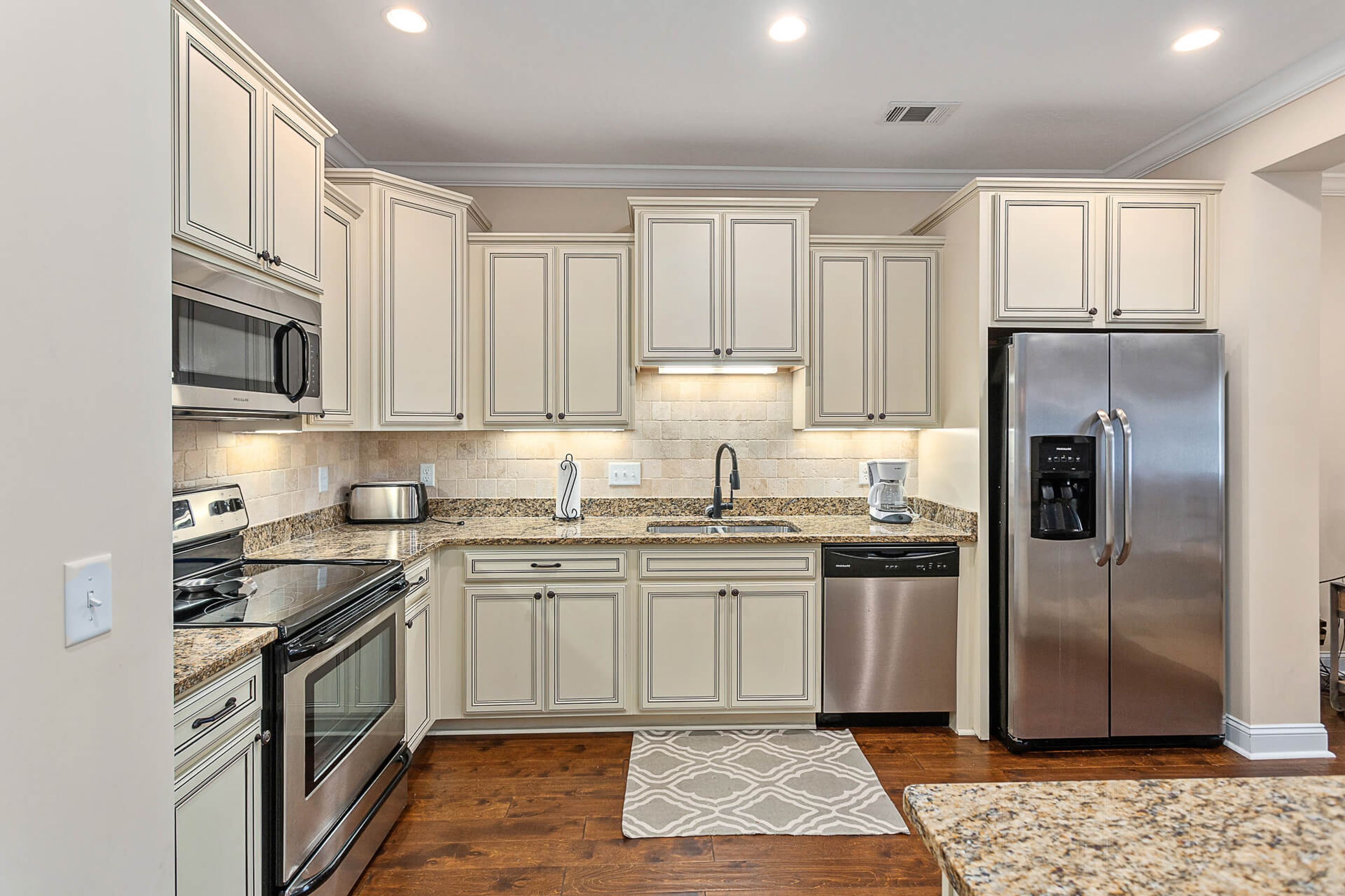 Townhome, 3 Bedrooms | Private kitchen
