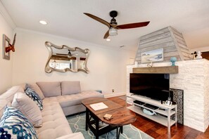 Townhome, 1 Bedroom | Living room - Island Square #808 by Hodnett Cooper (St. Simons Island)