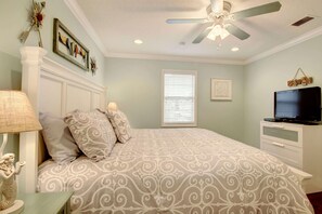 Townhome, 1 Bedroom | 1 bedroom, individually decorated, individually furnished