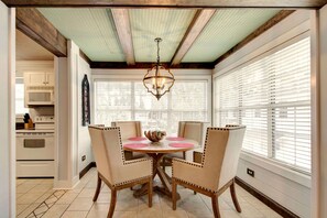 Townhome, 1 Bedroom | Dining