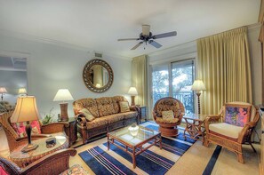 Interior - 760 Ocean Boulevard #404 by Hodnett Cooper (St. Simons Island)