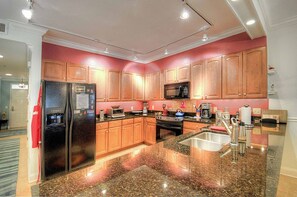 Condo, 2 Bedrooms | Private kitchen - 760 Ocean Boulevard #404 by Hodnett Cooper (St. Simons Island)