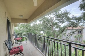 Condo, 2 habitaciones | Balcón