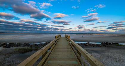 760 Ocean Boulevard #404 by Hodnett Cooper