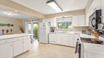 Casa, 4 quartos | Cozinha privada