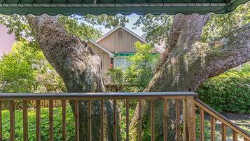 House, 4 Bedrooms | Balkoni