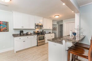 House, 4 Bedrooms | Private kitchen - 619 Bartow Street by Hodnett Cooper (St. Simons Island)