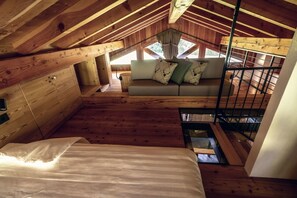 2 bedrooms, bed sheets