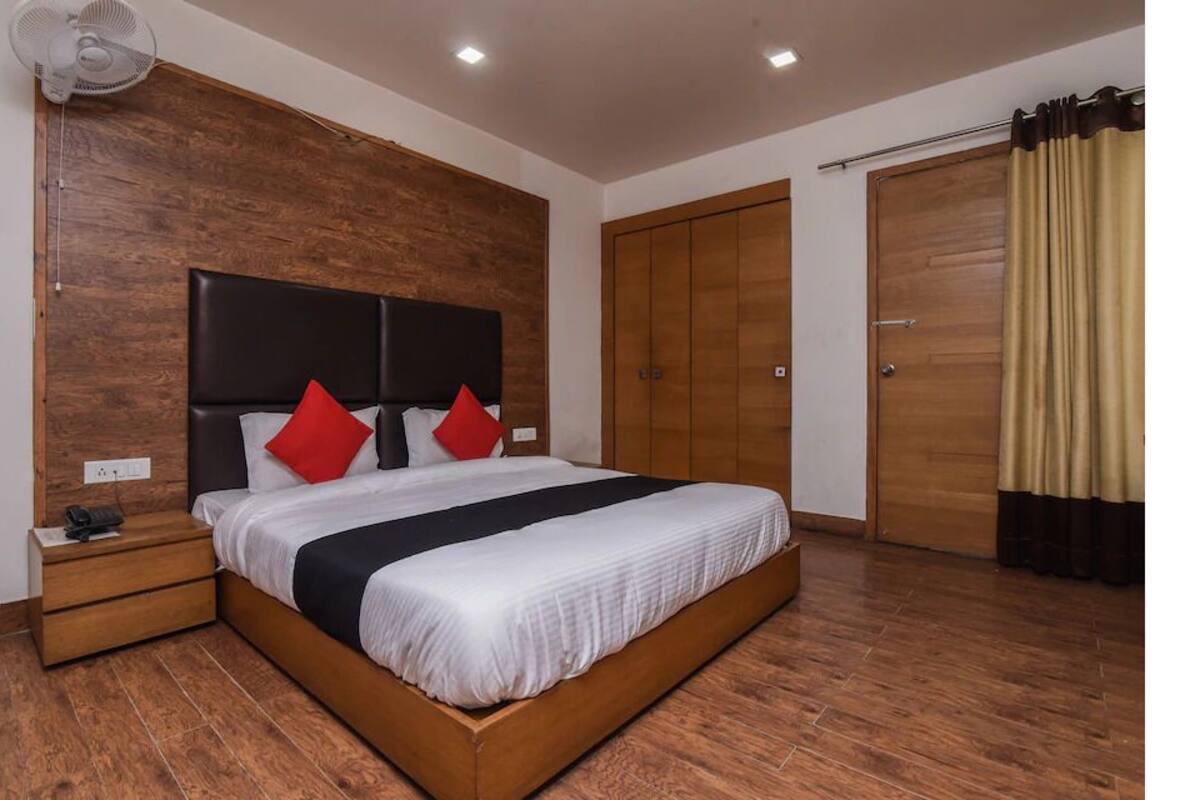 Comfort Double Room | Soundproofing, WiFi (free), bed sheets