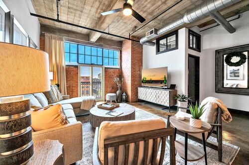 Urban Oasis In Downtown Waco; short walk to Silos