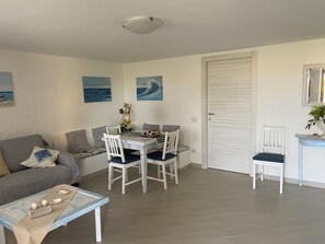 Dining - Ground floor apartment Independent villa (La Conia, Arzachena)