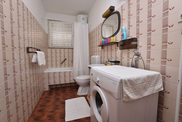 Apartment (A1) | Bathroom - Apartment Varos (Primosten)