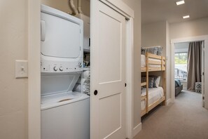 2 habitaciones, cortinas blackout, internet y ropa de cama 