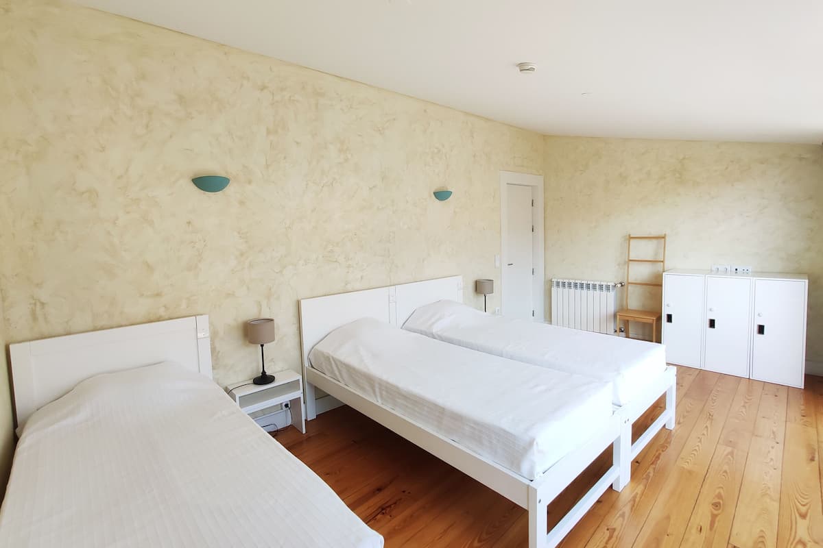 Triple Room, Shared Bathroom | Soundproofing, free WiFi, bed sheets