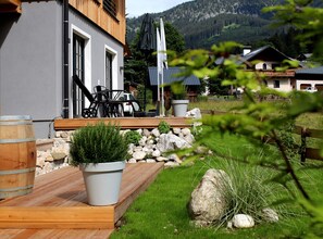 Property grounds - Q8 Loeckermoos - Apartment with 2 bedrooms  (Gosau)