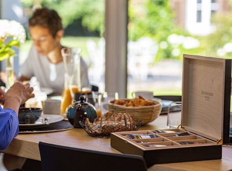 Free daily continental breakfast. La Ressourçante