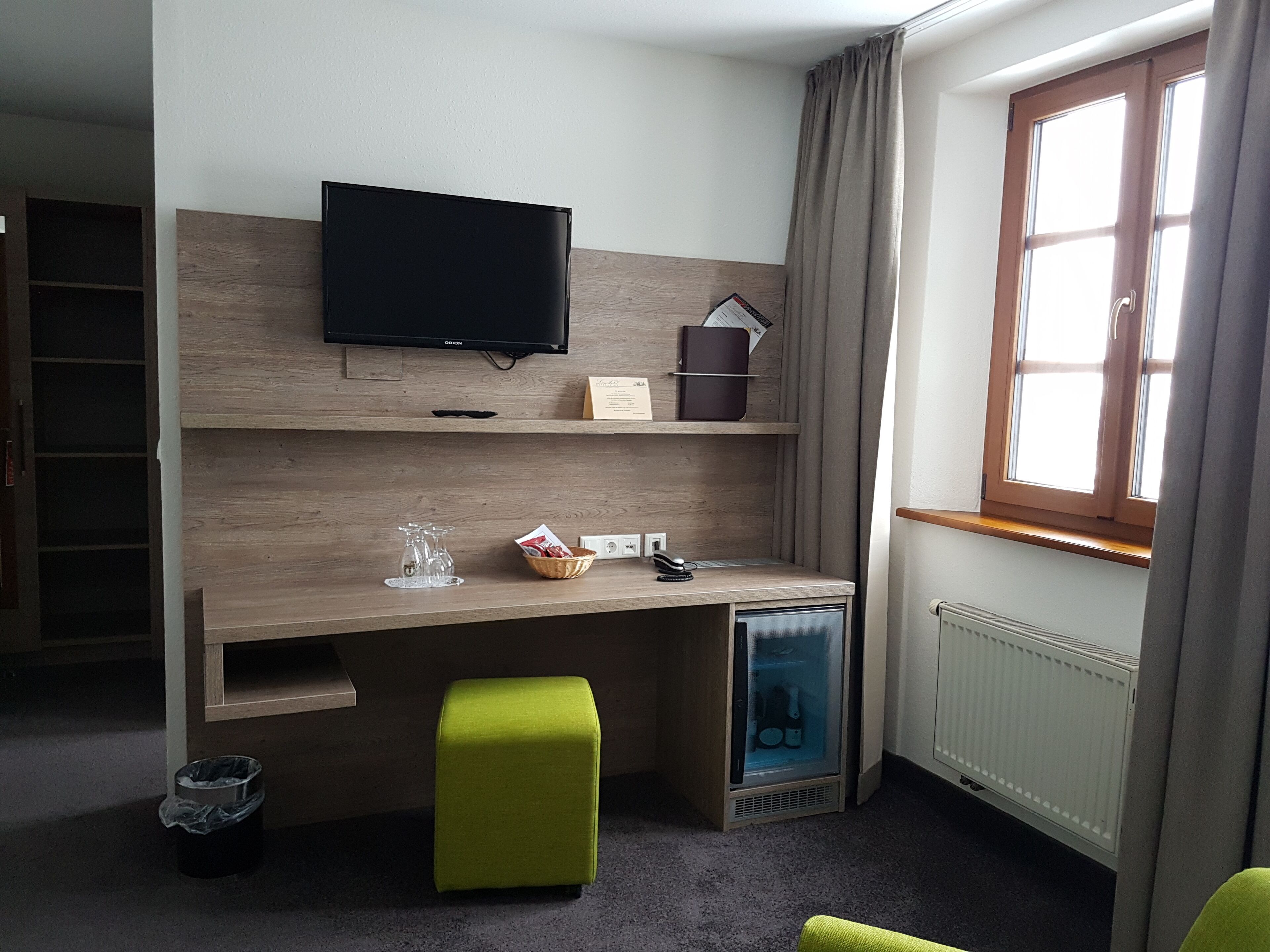 comfort double or twin room, 1 king bed, non smoking | room amenity