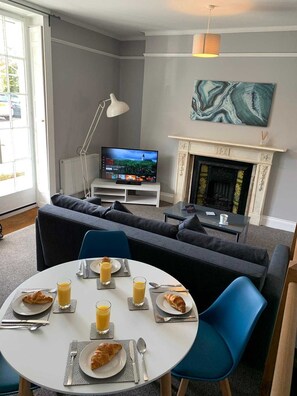 Apartment, 2 Bedrooms | Living area | 32-inch flat-screen TV with digital channels, TV, Netflix