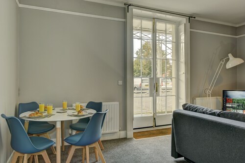 Karah Suites - Friarn Lawn