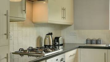 Apartemen, 2 kamar tidur | Dapur pribadi | Lemari es besar, microwave, oven, dan kompor