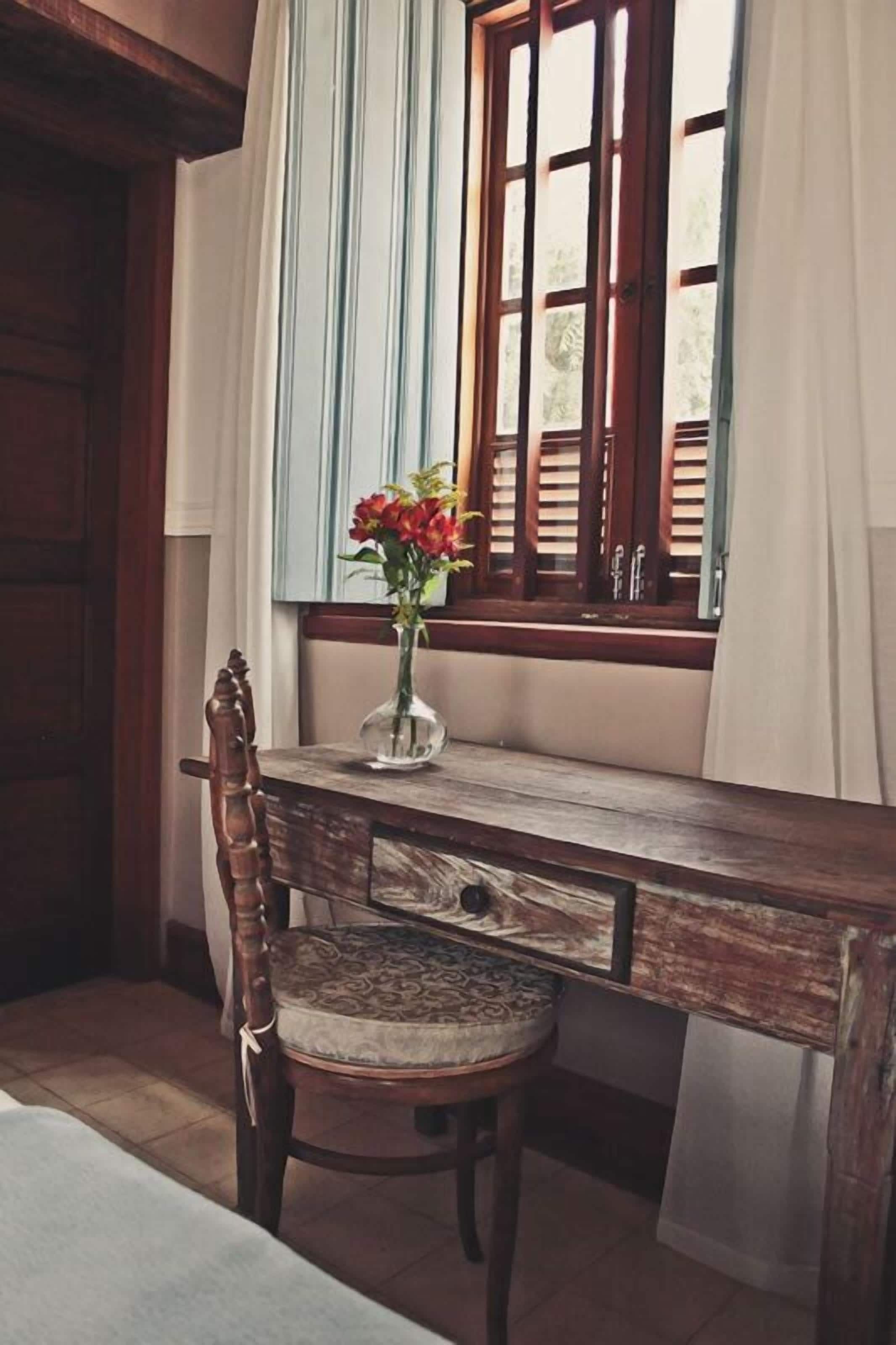 deluxe double or twin room | minibar, in-room safe, desk, blackout curtains