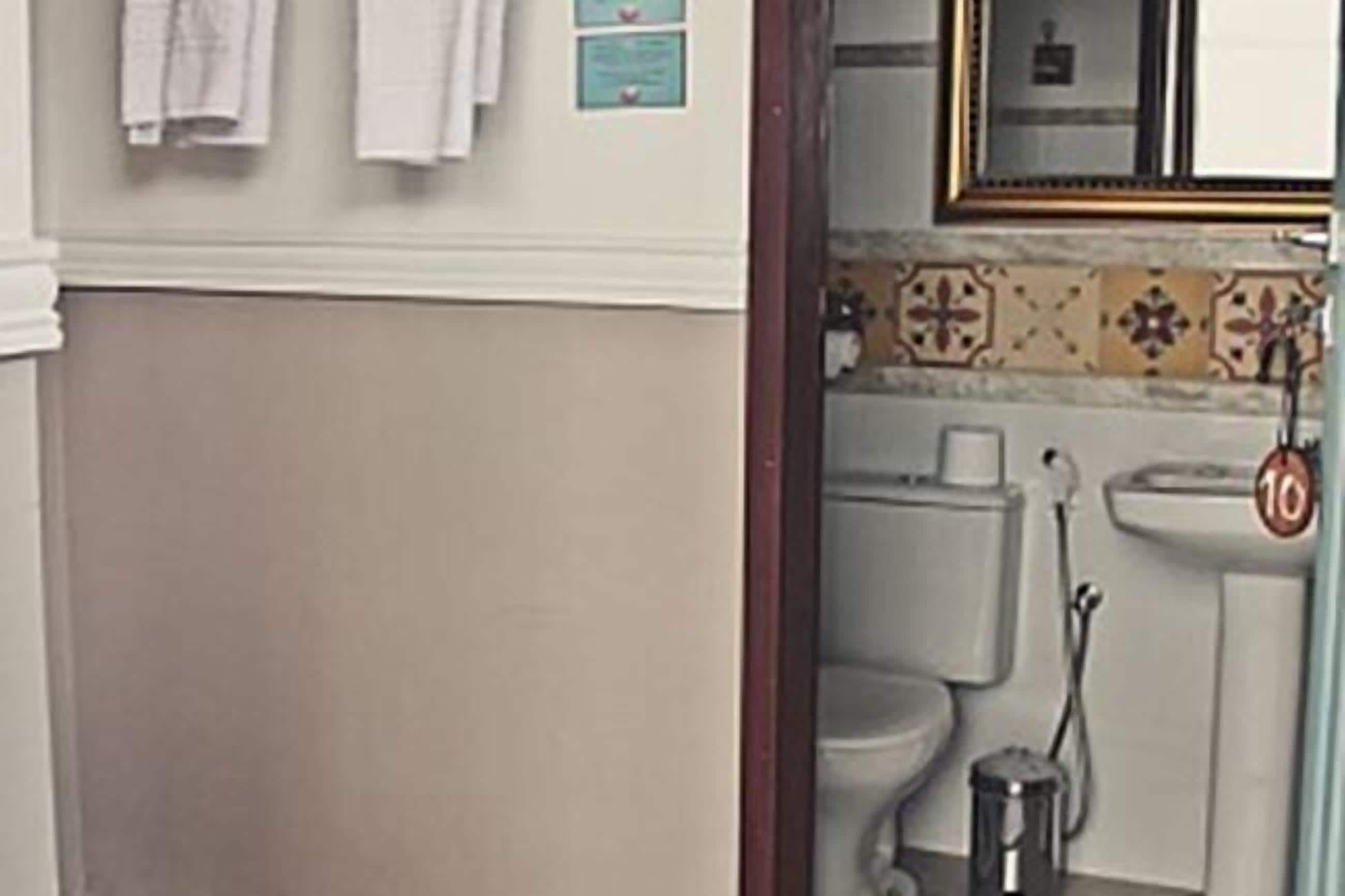 shower, bidet, towels