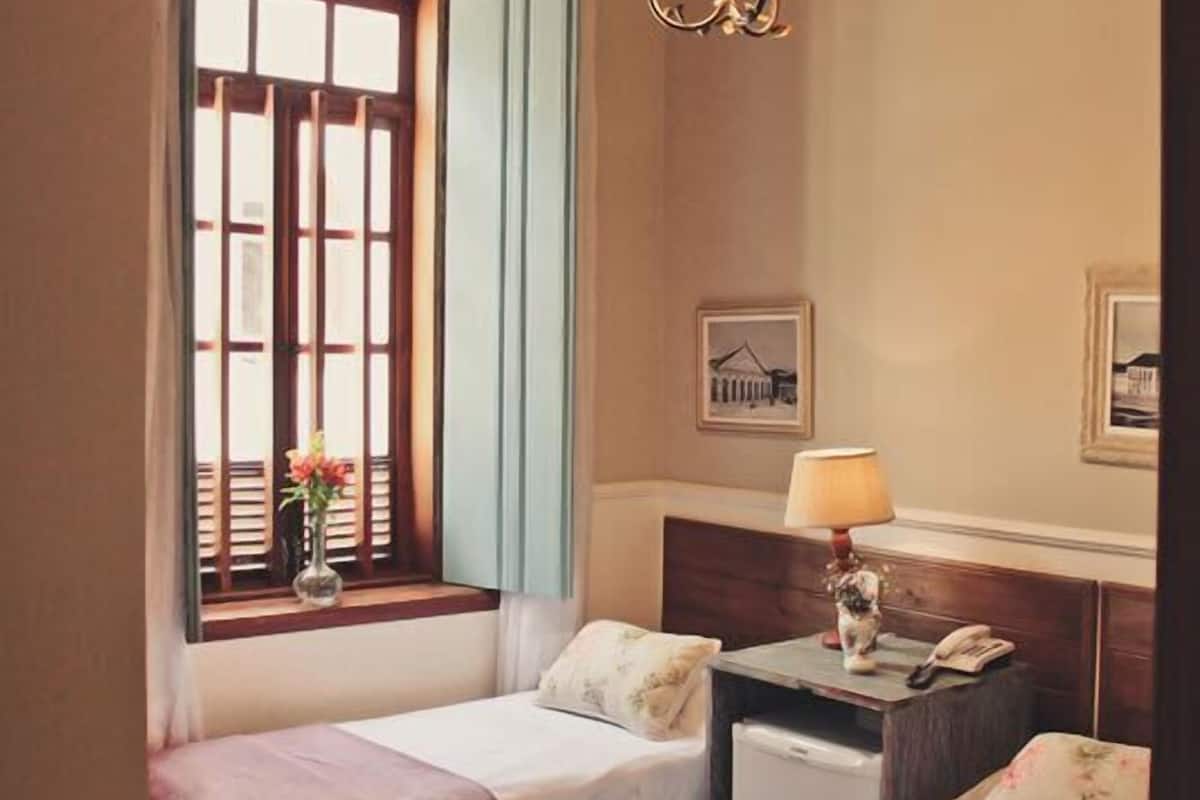 standard double or twin room | minibar, in-room safe, desk, blackout curtains