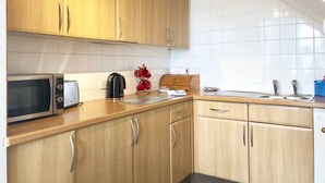 Unclassified image, 3 of 14, button - Anchorage Apartments 4 (Falmouth)