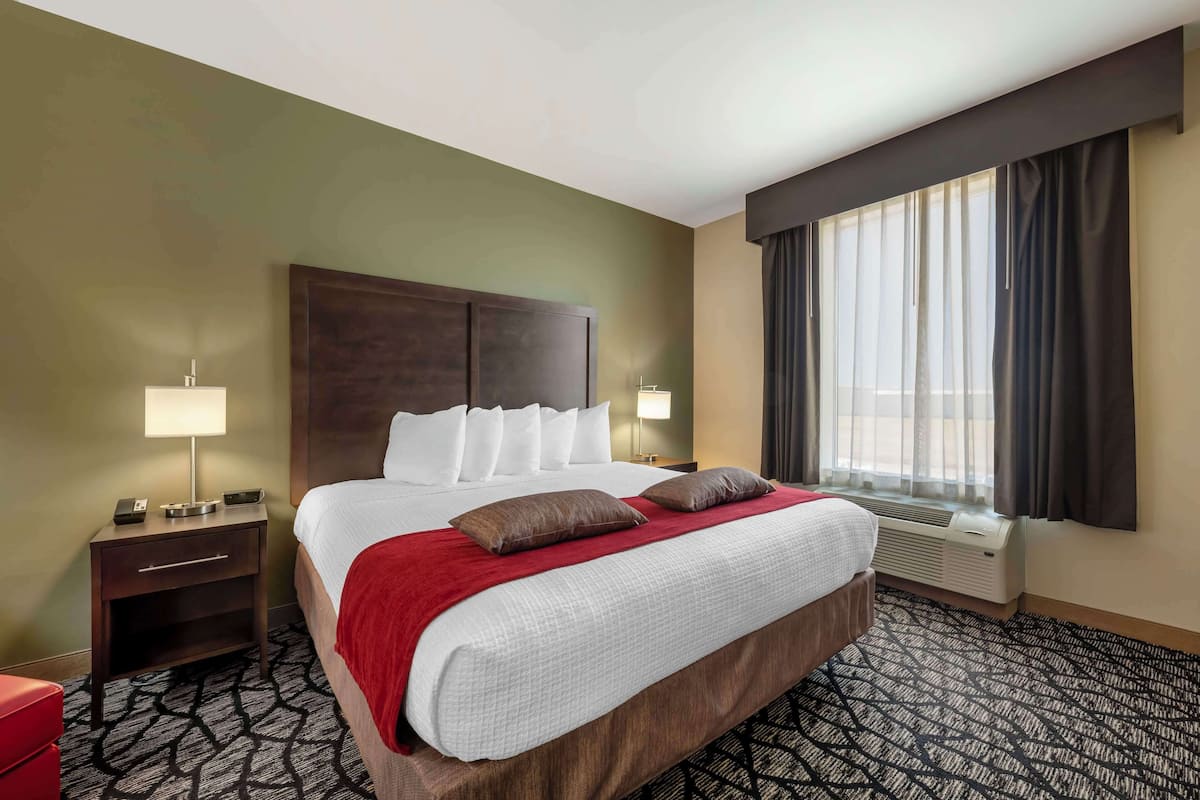 1 bedroom, in-room safe, desk, laptop workspace