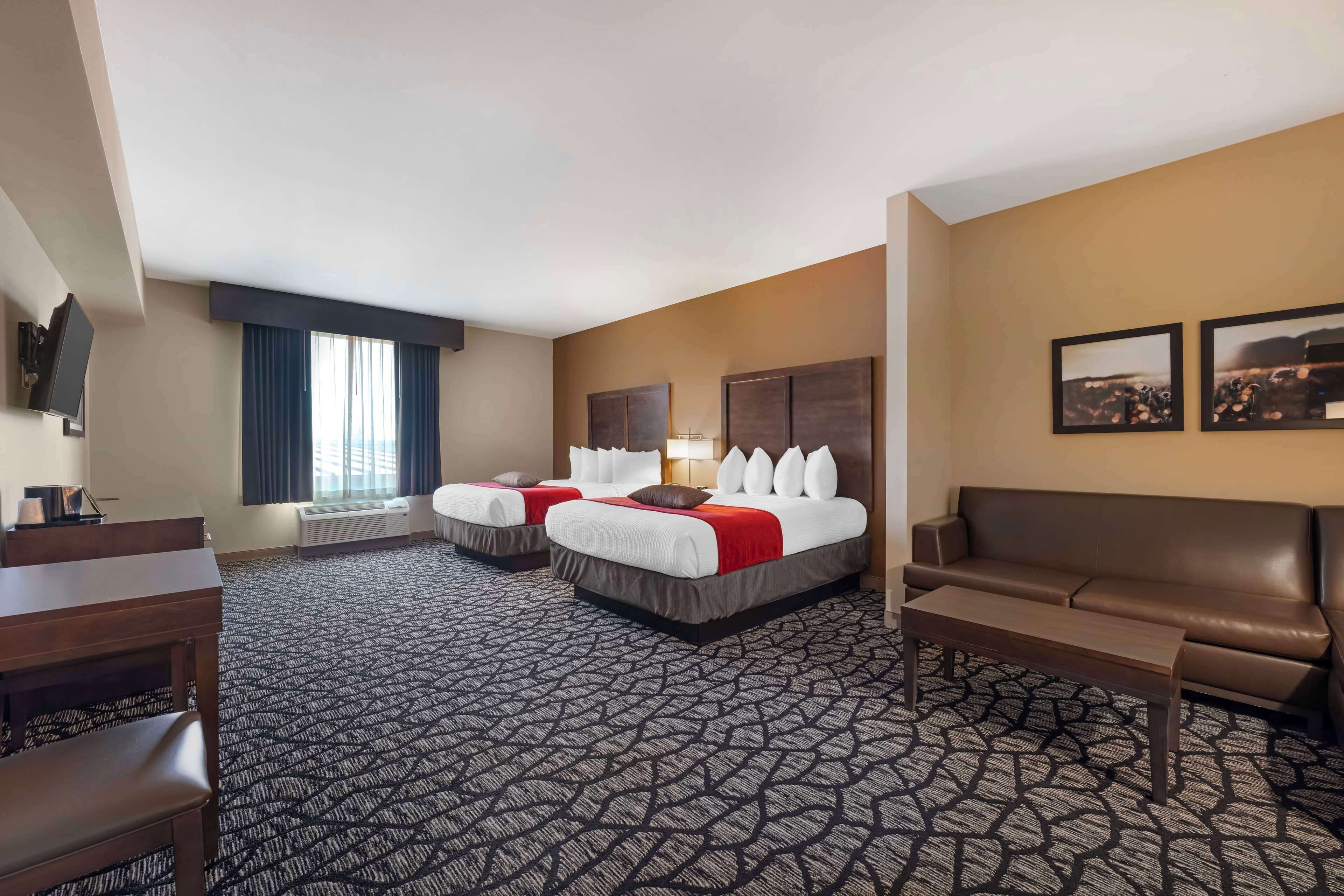 in-room safe, desk, laptop workspace, iron/ironing board