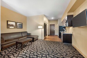 1 bedroom, in-room safe, desk, laptop workspace