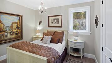 2 quartos, ferros/tábuas de passar roupa, Wi-Fi de cortesia