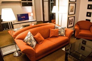 Smart TV - ❤️ CityCenter Athenaeum Exquisite 1BD Apartment ❤️ (Sector 1)