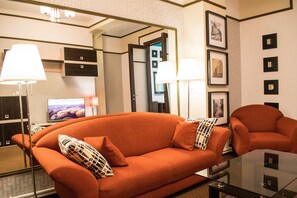 Smart TV - ❤️ CityCenter Athenaeum Exquisite 1BD Apartment ❤️ (Sector 1)