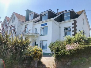 Exterior - Anchorage Apartments 7 (Falmouth)