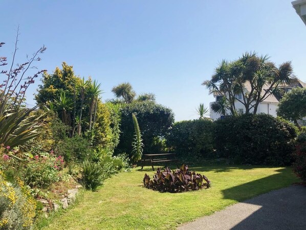 Garden - Anchorage Apartments 7 (Falmouth)