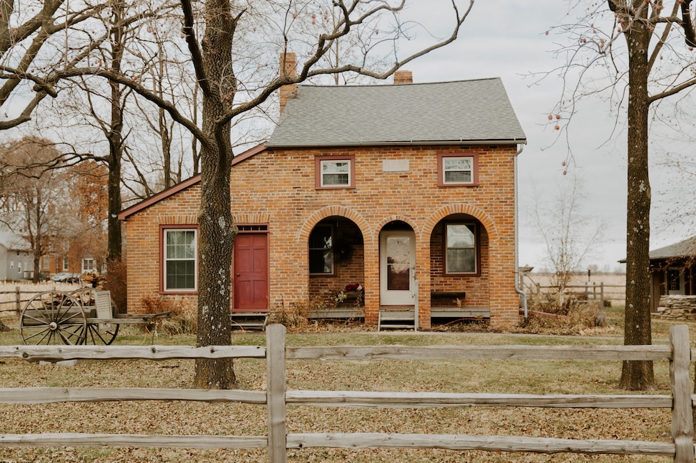 Experience Beautiful Pioneer Home In Nauvoo!