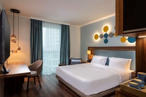 Caja de seguridad en la habitación y escritorio 