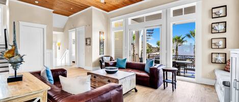 Smart TV, libros, estéreo