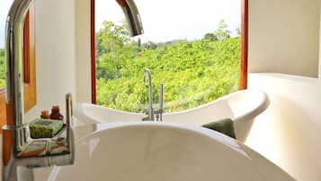 Bañera de hidromasaje privada