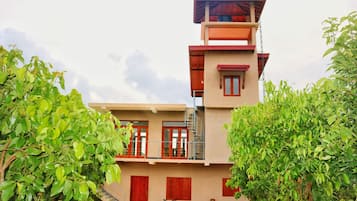 Fachada de la propiedad
