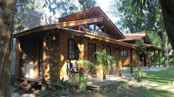 2 bedrooms, laptop workspace, free WiFi, bed sheets