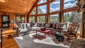 Flat-screen TV, fireplace, video games, DVD player - Black Bear Ridge- Hot Tub | Outdoor Firepit and Fireplace | Screened Porch (Ellijay)