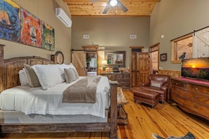 4 bedrooms, iron/ironing board, travel crib, free WiFi