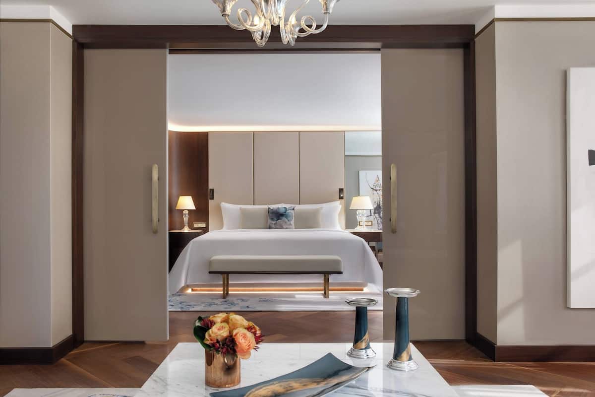1 bedroom, premium bedding, minibar, in-room safe