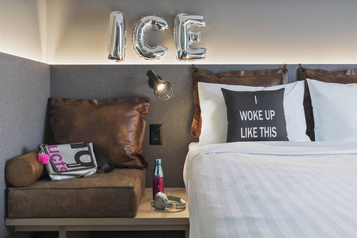 room, 1 queen bed | blackout curtains, soundproofing, free cots/infant beds, free wifi