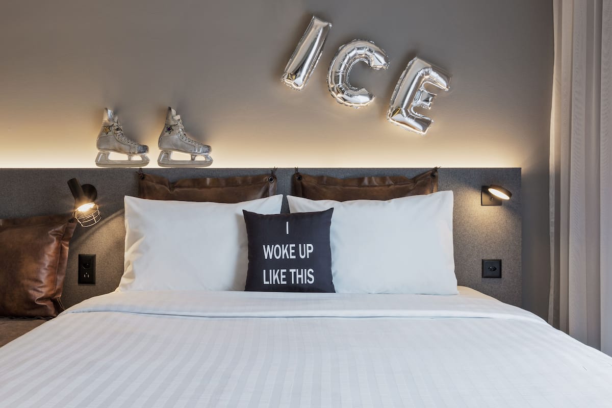 room, 1 queen bed | blackout curtains, soundproofing, free cots/infant beds, free wifi