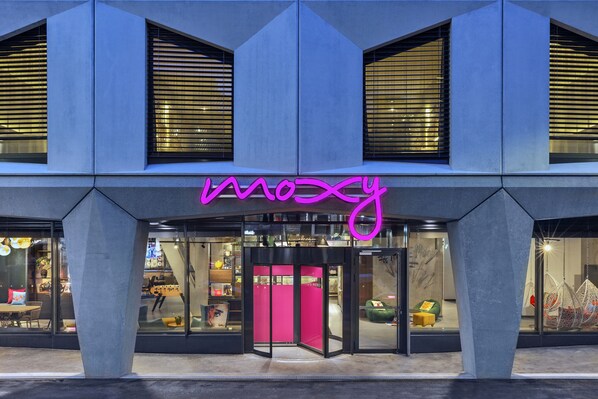 Front of property - Moxy Lausanne City (Lausanne)