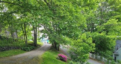 1930'S Charming & Enchanted Unit By Waterfalls