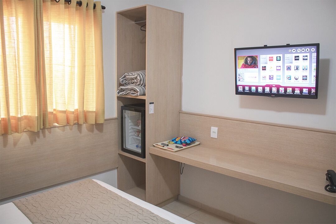 Minibar, free WiFi, bed sheets